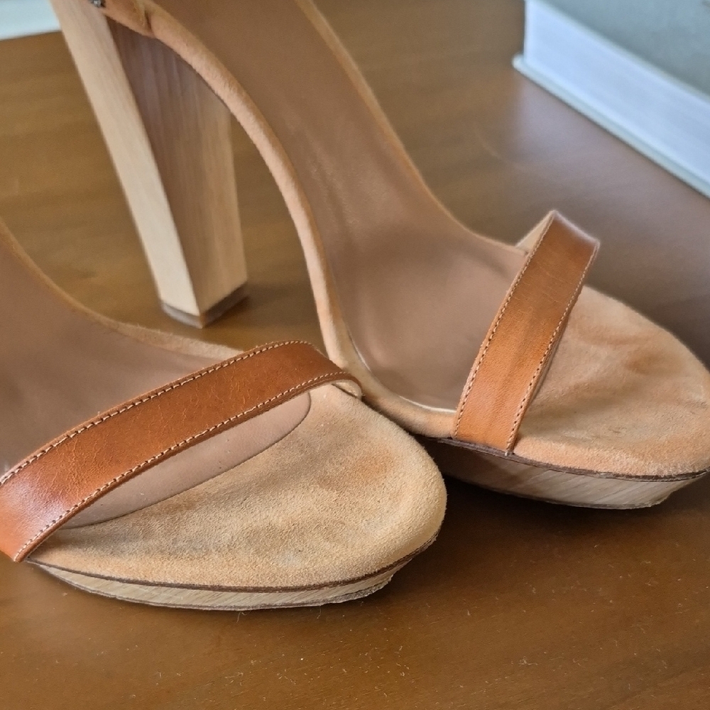 HOSS INTROPIA Elegant Tan Platform Heels - Picture 3 of 9